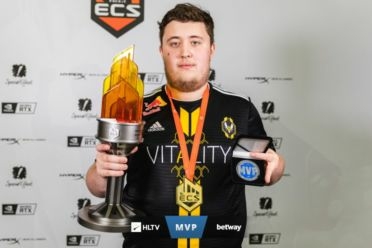 Zywoo or s1mple?