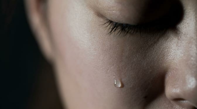020891400 1517029808 O JAPANESE WOMAN CRYING Facebook