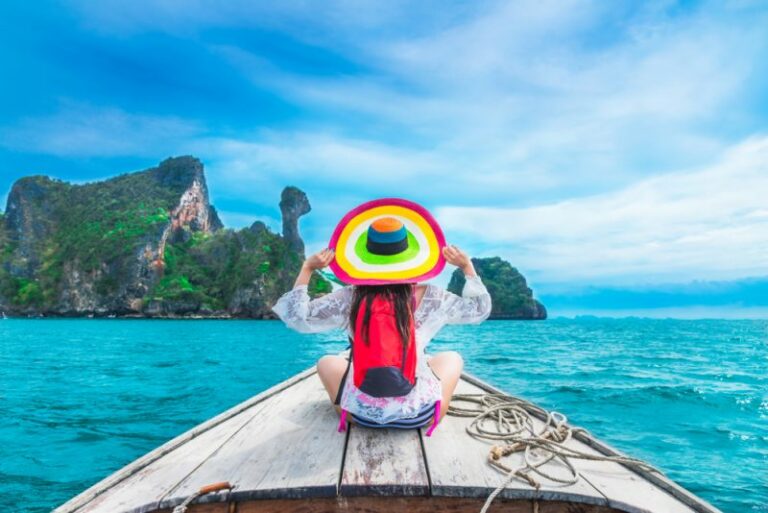 Tips Menjaga Tubuh Tetap Sehat Saat Traveling