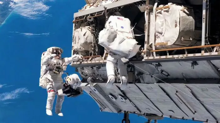 Spacewalk E1472833469807