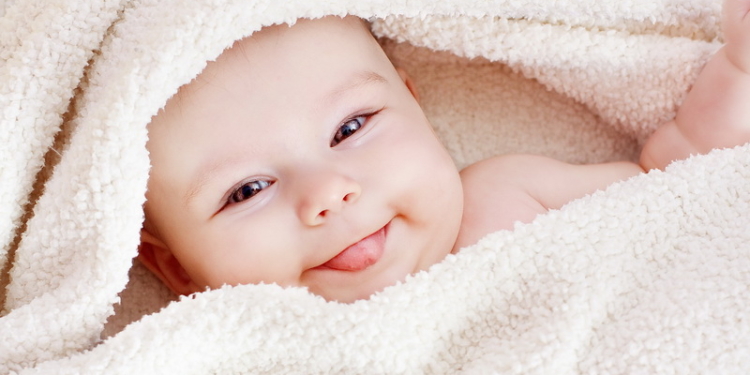 9 Hal yang Bisa Membuat Bayi Tersenyum - Bebaspedia.com