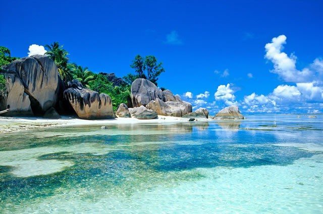 Le Digue Island