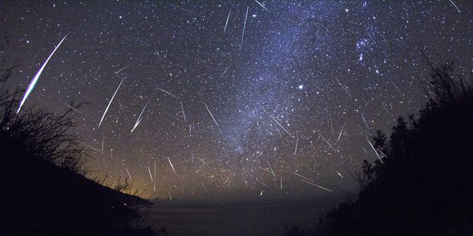 Hujan Meteor Lyrid Akan Hiasi Langit Ini Tanggalnya Dan Cara Lihatnya