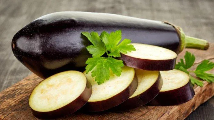 Bukan Sayuran, 6 Bahan Makanan Ini Ternyata Termasuk Buah 9 Terung