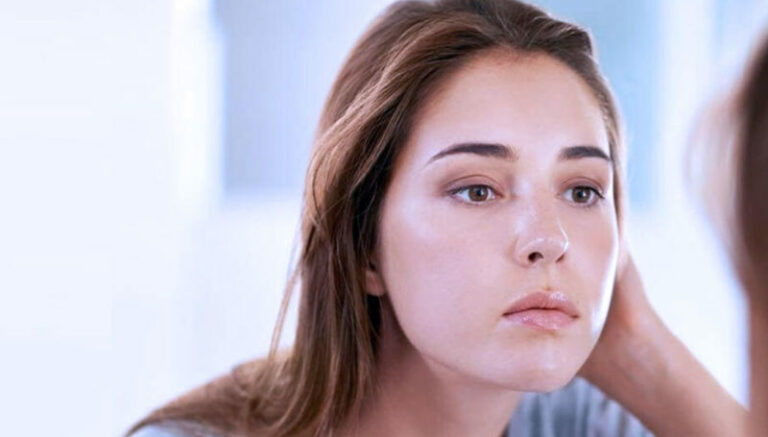 Ladies Harus Tahu, 6 Kebiasaan Sepele Yang Membuat Kulit Wajah Mudah Berminyak