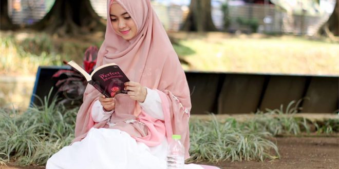 6 Hal Yang Dimiliki Seorang Wanita Yang Sangat Disukai Oleh Pria 6 Memiliki Iman Yang Baik