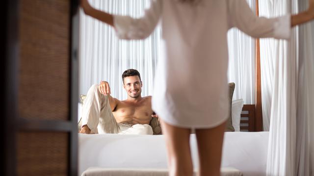 5 Tanda Istri Mau Minta 'Anu' Suami Harus Lebih Peka Nih 8 Mengenakan Baju Yang Terbuka