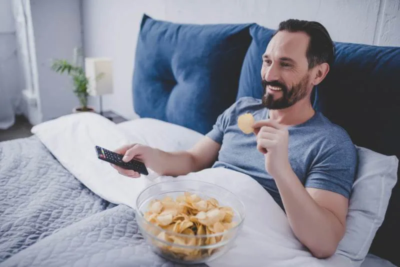 5 Trik Agar Bisa Mendapatkan Waktu Tidur Yang Efektif & Berkualitas 10 Pillow For Watching Tv In Bed