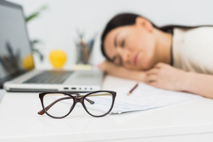 Kamu Insomnia? Berikut 5 Tips Mengatasi Susah Tidur 10 Jangan Tidur Siang Untuk Mengatasi Susah Tidur