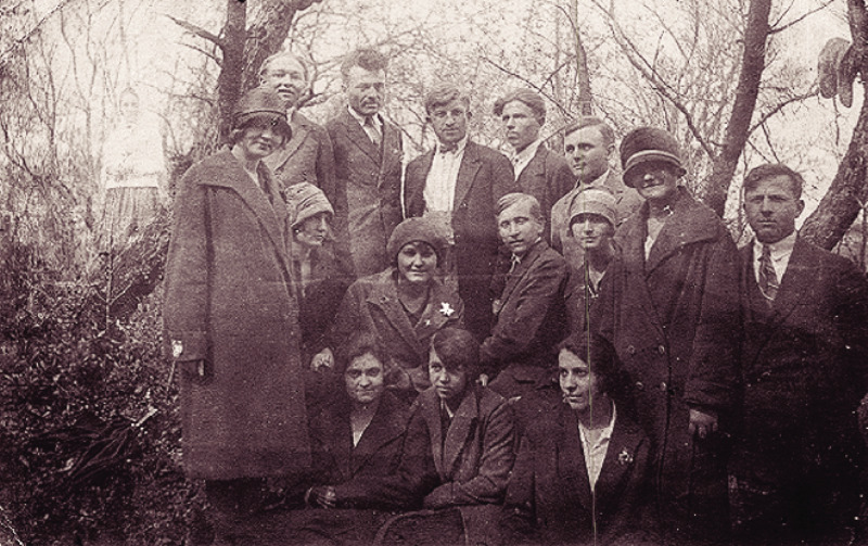 A Group Of People And A Girl 1927 Photo Courtesy Of Borys Huculak
