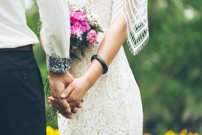 Tak Sediakan Katering, Pengantin Minta Tamu Undangan Makan Di Rumah
