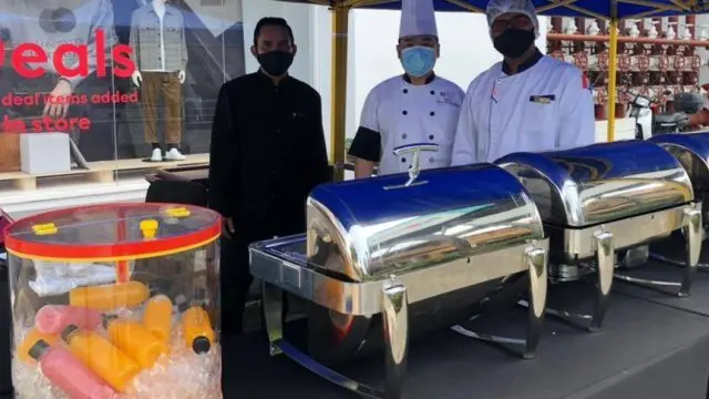 Karena Pandemi, Hotel Bintang 5 Ini Sampai Menjual Nasi Bungkus Rp 7 Ribu Di Pinggir Jalan