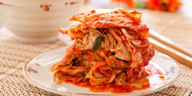 4 Manfaat Menyehatkan Dari Makan Kimchi 5 Cara Membuat Kimchi Sawi Putih Dari Korea Yang Halal 191214r