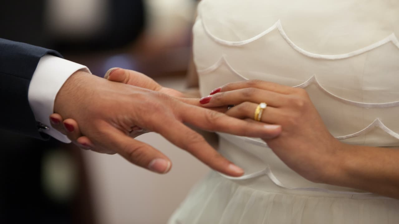 Aneh, Suami Di India Bantu Istrinya Menikah Dengan Selingkuhan, Alasannya Haru