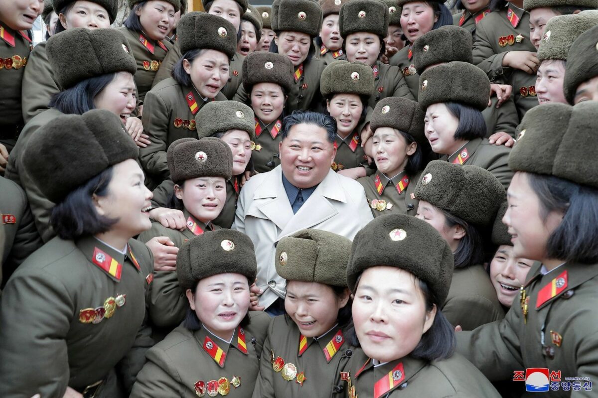 7 Fakta Mengerikan Korea Utara, Menyembah Kim Jong Il Bebaspedia