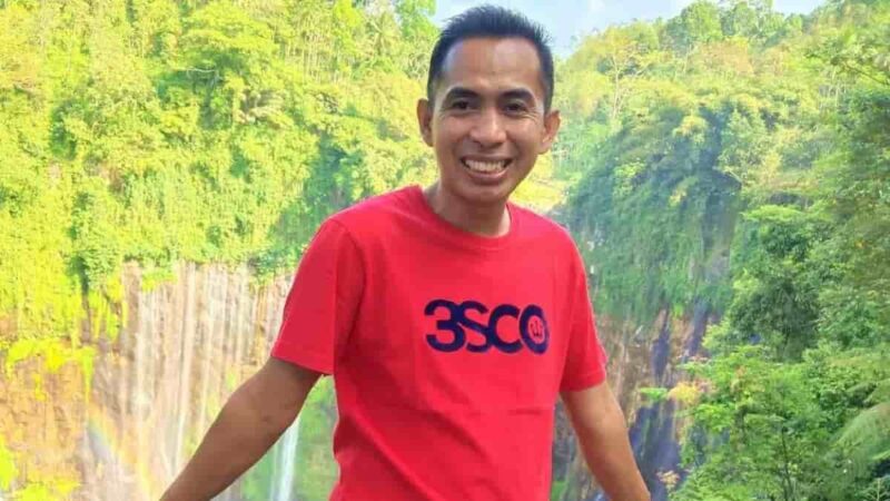 Pak Ribut Santoso Guru Honorer Viral Karena Bahas Kaum Sodom Lesbian Ke Siswanya 