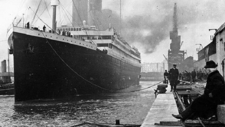 Teori Konspirasi Kapal Titanic, Kena Kutukan Mumi? - Bebaspedia.com