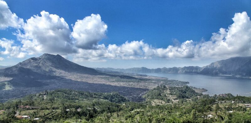 Viral Bule Menari Telanjang Di Gunung Batur Bali 