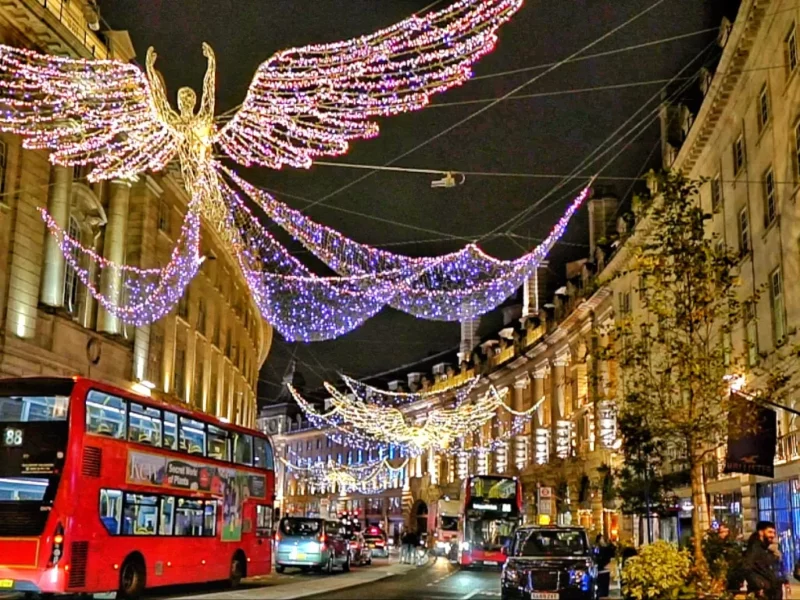 5 Kota Paling Meriah Untuk Rayakan Liburan Natal 6 Sambut Natal Jalanan Kota London Bertabur Cahaya Lampu26