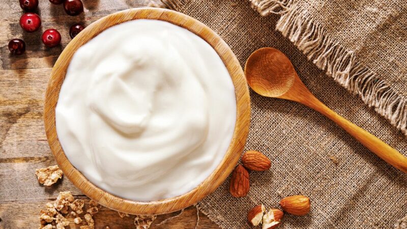 004815200 1606301208 Manfaat Yoghurt Untuk Penderita Hipertensi Shutterstock 424826329