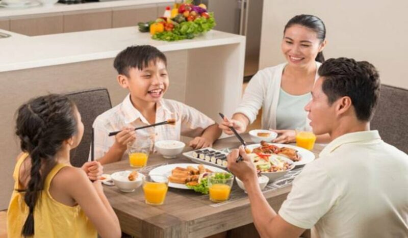 Makan Bersama Keluarga Pentingnya Makan Bersama Dalam Keluarga 1 1