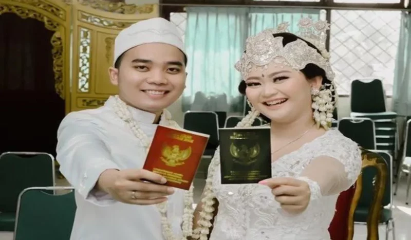 Pasangan Isla Islamia Dan Reza Koraag Yang Menikah Di Kua 43
